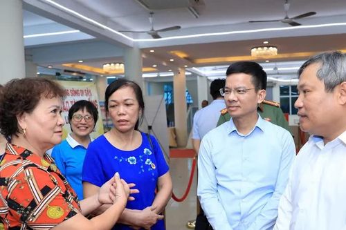 Hà Nội sẽ phát gần 10.000 phiếu khảo sát sự hài lòng về chất lượng phục vụ tại các Sở, UBND xã, phường