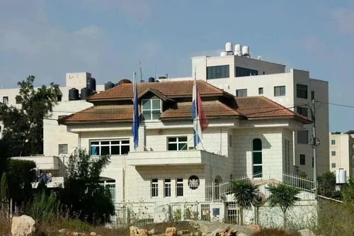 Căng thẳng leo thang, Hà Lan triệu Đại sứ Israel