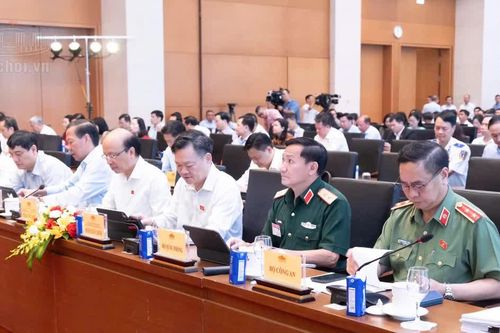 Đại biểu Quốc hội thảo luận, góp ý về dự án Bộ luật Hình sự và Bộ luật Tố tụng hình sự sửa đổi