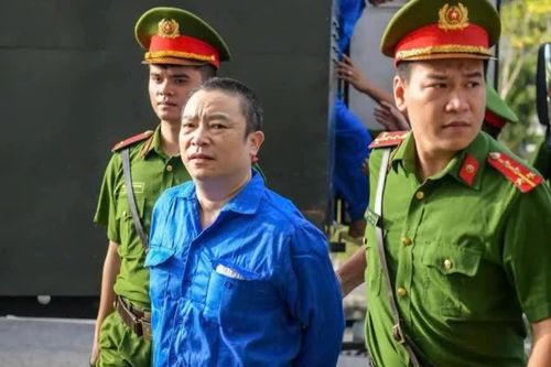 Vợ cựu Viện trưởng Viện Pháp y tâm thần Trung ương khai được chồng giao ghi ký hiệu lên các bọc tiền