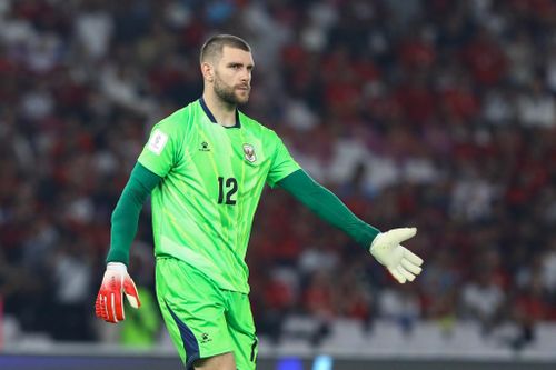 Thủ môn của Ajax cứu tuyển Indonesia
