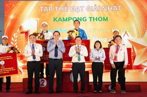 Công nhân cao-su Phước Hòa tranh tài Hội thi Bàn tay vàng thu hoạch mủ