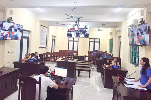 Xét xử kẻ cướp trên đường đê