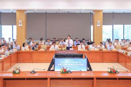 Huy động 846.000 tỷ đồng ngoài ngân sách phát triển 29 dự án đường bộ cao tốc