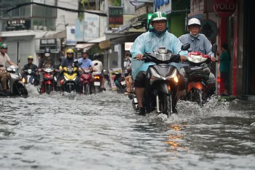 Giải bài toán sụp lún, ngập nước, TPHCM cần quy hoạch bài bản
