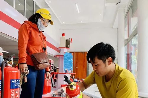[VIDEO] Hà Nội liên tiếp cháy chung cư, cảnh sát PCCC khuyến cáo kỹ năng thoát hiểm