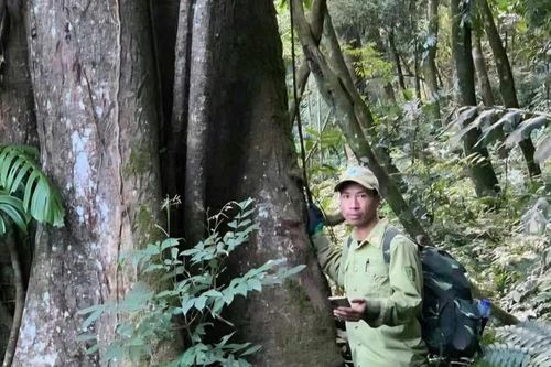 Kiểm lâm Khu bảo tồn thiên nhiên Mường La tuyên truyền cùng dân giữ rừng