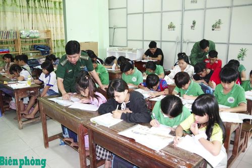Những lớp học đặc biệt trên biên giới