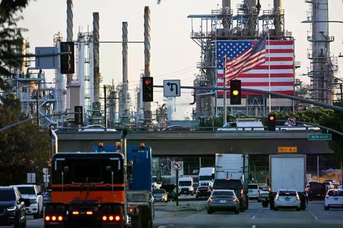 Ông Trump 'rất nghiêm túc' với ý tưởng cấm xuất khẩu diesel