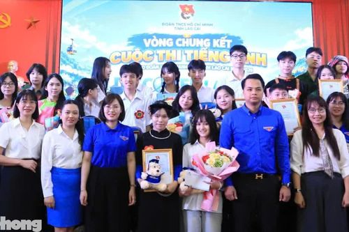 Tuổi trẻ Lào Cai quảng bá quê hương bằng tiếng Anh