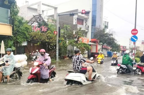 Cà Mau: Bến xe ngập sâu, nhiều tuyến đường nội ô mênh mông nước