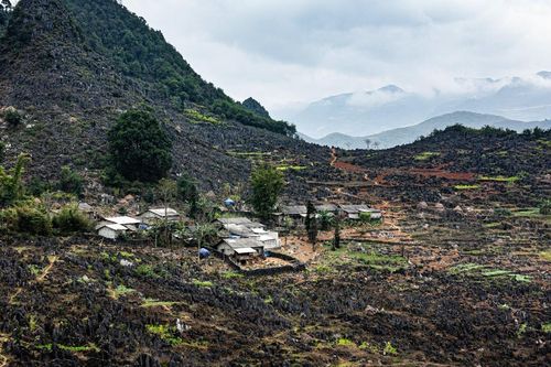 Tìm nước giữa điệp trùng cao nguyên đá