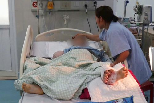 Hàng trăm người đăng ký hiến máu cứu bé trai bị đứt rời bàn tay