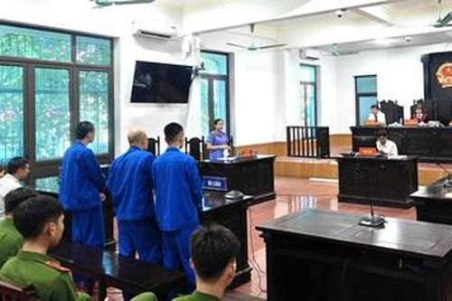Mua bán ma túy nhiều lần, 3 bị cáo lĩnh 26 năm tù