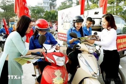 Mức sinh thấp, dân số già hóa nhanh: Việt Nam cần gì từ thế hệ trẻ?