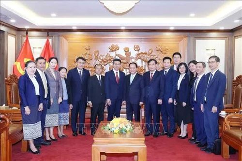 Việt Nam - Lào tăng phối hợp chống tin giả, xuyên tạc trên môi trường số