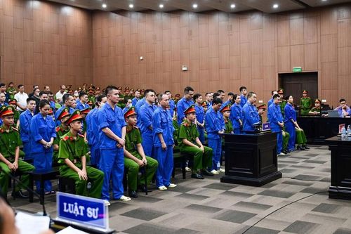 Bệnh nhân 'trốn' viện tâm thần đi du lịch, cán bộ được rủ đi cùng