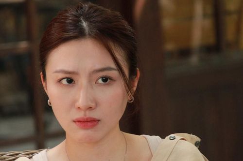 Nữ nạn nhân mặc áo số 371 trong Trại buôn người là ai?