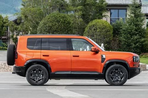 SUV địa hình cỡ lớn mạnh 551 mã lực, giá gần 1 tỷ đồng
