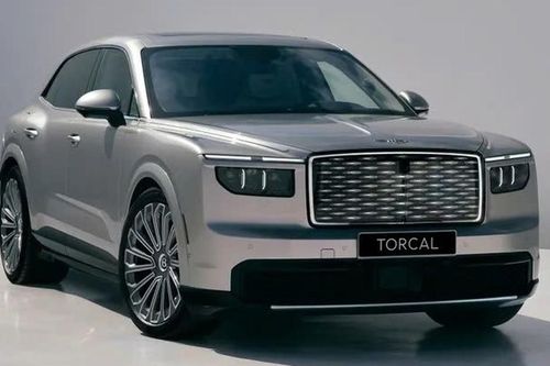 SUV điện đầu tiên của Bentley gắn 76 viên pha lê