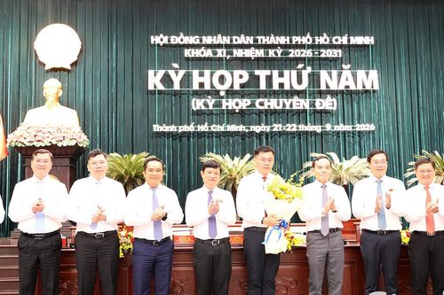 Phê chuẩn kết quả bầu Phó Chủ tịch UBND TP.HCM