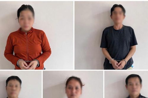 Khởi tố nhóm đối tượng dùng đá cuội giả làm 'đá thiên thạch' để lừa đảo