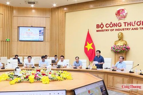 Bộ Công Thương phổ biến, đôn đốc phát triển điện mặt trời mái nhà