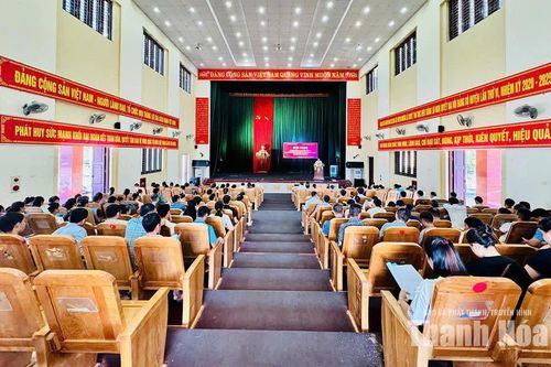 Mường Lát đưa pháp luật đến gần người dân