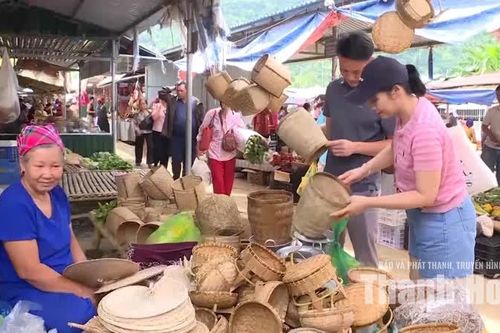 Dấu xưa trong phiên chợ vùng cao