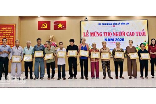 Xã Vĩnh Gia mừng thọ 184 người cao tuổi