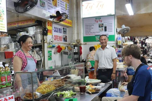 Giữ an toàn thực phẩm thời điểm giao mùa