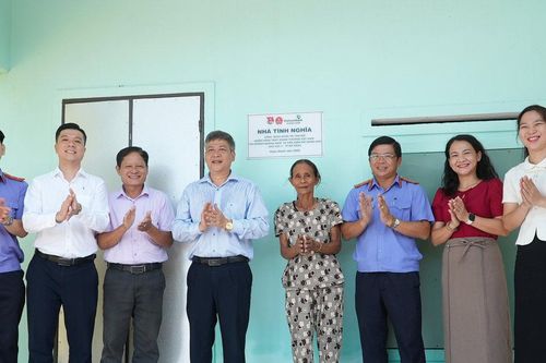 Phường Bàn Thạch bàn giao 2 căn nhà tình nghĩa