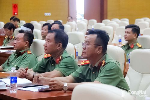 Xây dựng xã, phường, cơ quan, doanh nghiệp đạt chuẩn an toàn về an ninh, trật tự