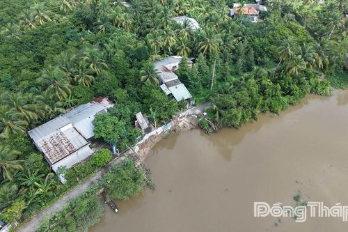 Xã Kim Sơn: Khẩn trương khắc phục điểm sạt lở Đường bờ Tây sông Rạch Gầm