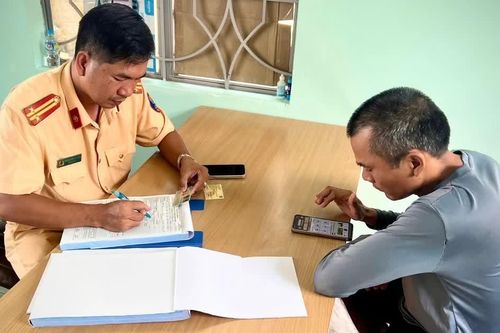 Gia Lai: Xử phạt 5 tài xế đón, trả khách sai quy định