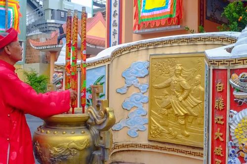 “Tháng Tám giỗ Cha” ở phố biển Quy Nhơn