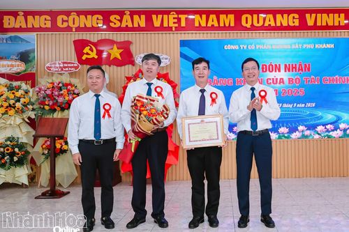 Kỷ niệm 50 năm Ngày truyền thống Công ty Cổ phần Đường sắt Phú Khánh