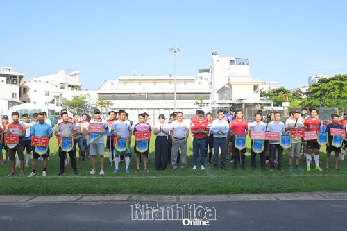 Khai mạc Giải Vô địch bóng đá các câu lạc bộ phường Nha Trang mở rộng