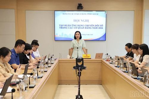 90 cán bộ các cơ quan Đảng tỉnh được tập huấn chuyển đổi số
