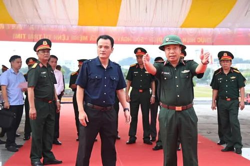 Thiếu tướng Nguyễn Ngọc Ngân - Phó Chủ nhiệm Chính trị Quân khu 2 kiểm tra công tác chuẩn bị Lễ truy điệu và an táng hài cốt liệt sĩ tại Lào Cai