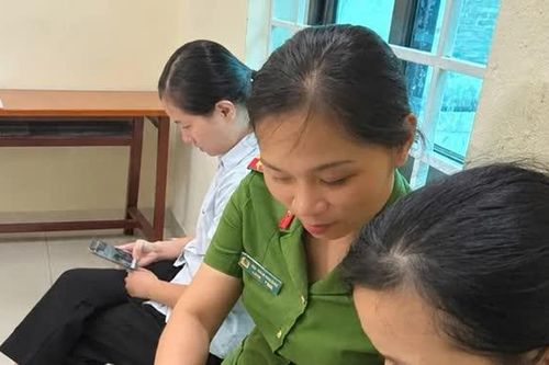 Khi người già bước vào thế giới số
