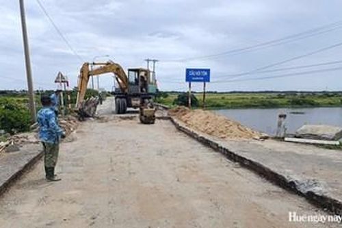 Tạm thời phân luồng giao thông qua cầu Nam Giảng
