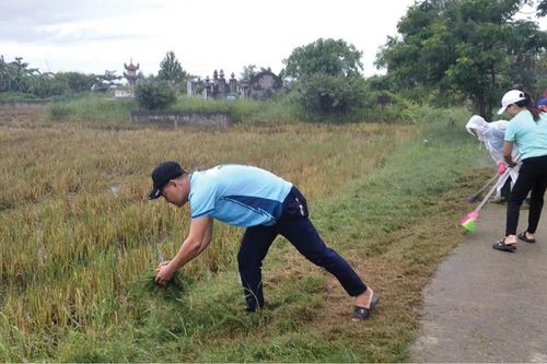 Tận tụy với việc chung