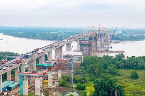 Nhà thầu xây dựng: Vì sao việc tăng, nhưng biên lợi nhuận giảm?
