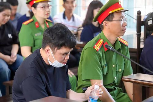 Tiếp tục hoãn phiên tòa vụ nữ sinh 14 tuổi ở Vĩnh Long tử vong do tai nạn giao thông