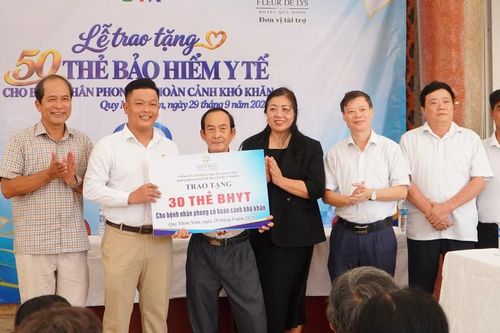 Gia Lai: Trao tặng thẻ BHYT cho bệnh nhân phong có hoàn cảnh khó khăn