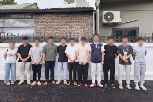Tuyên Quang khởi tố 11 người liên quan đến đường dây mua bán tài khoản ngân hàng