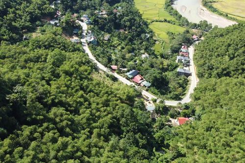 Thanh Hóa: Sườn đồi bị nứt, hàng chục hộ dân phải sơ tán