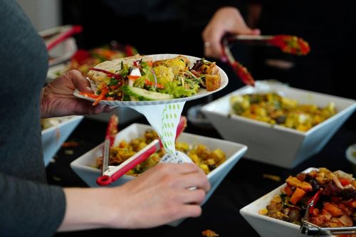 Lãng phí thực phẩm và vòng xoáy phán xét