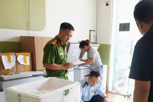 Hà Nội: Lực lượng quản lý thị trường kiểm tra, xử lý 30 vụ vi phạm trong lĩnh vực thương mại điện tử, xử phạt hơn 654 triệu đồng